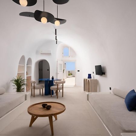 U & Me Suites Fira  Ngoại thất bức ảnh