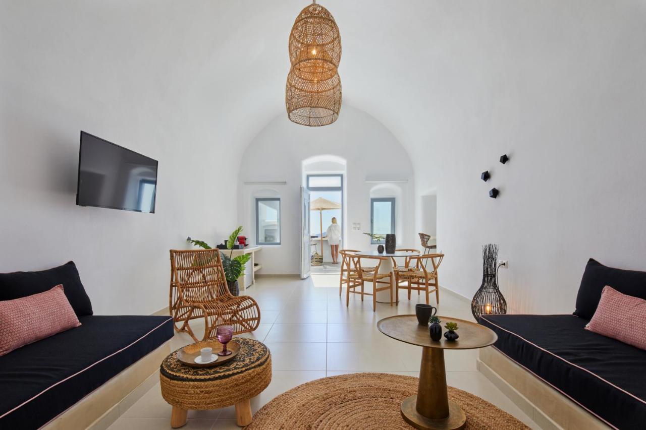 U & Me Suites Fira  Ngoại thất bức ảnh