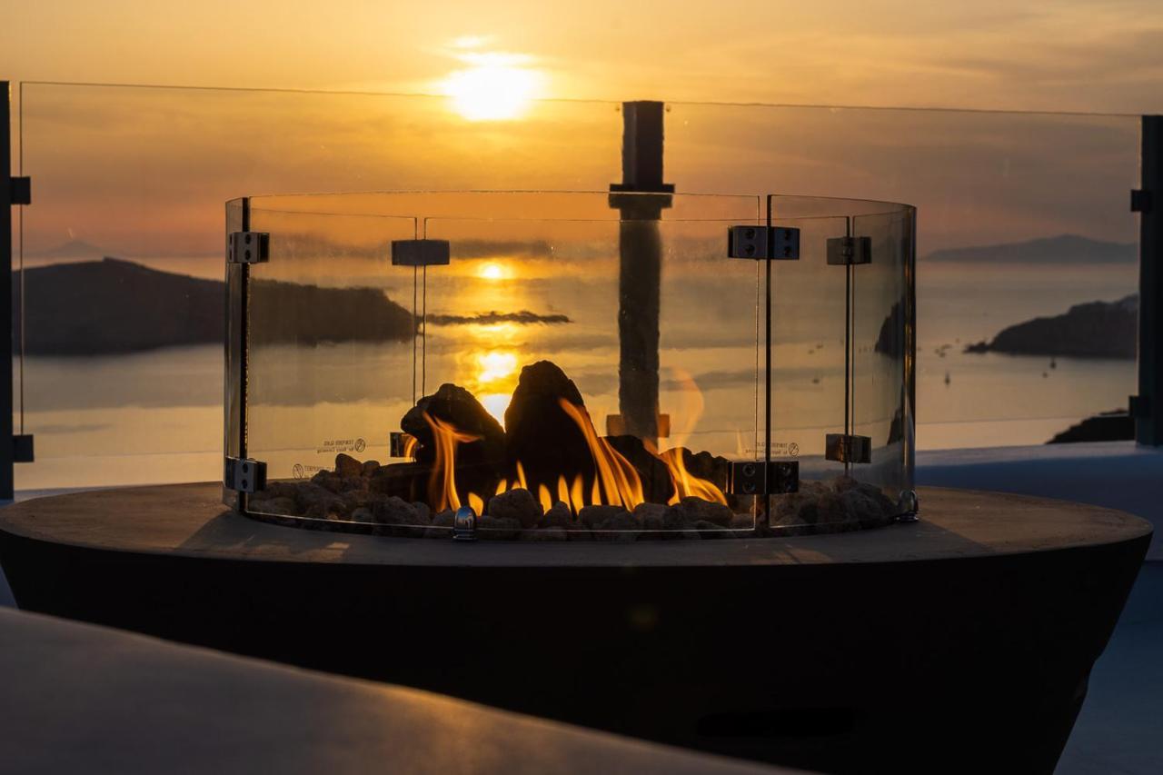 U & Me Suites Fira  Ngoại thất bức ảnh