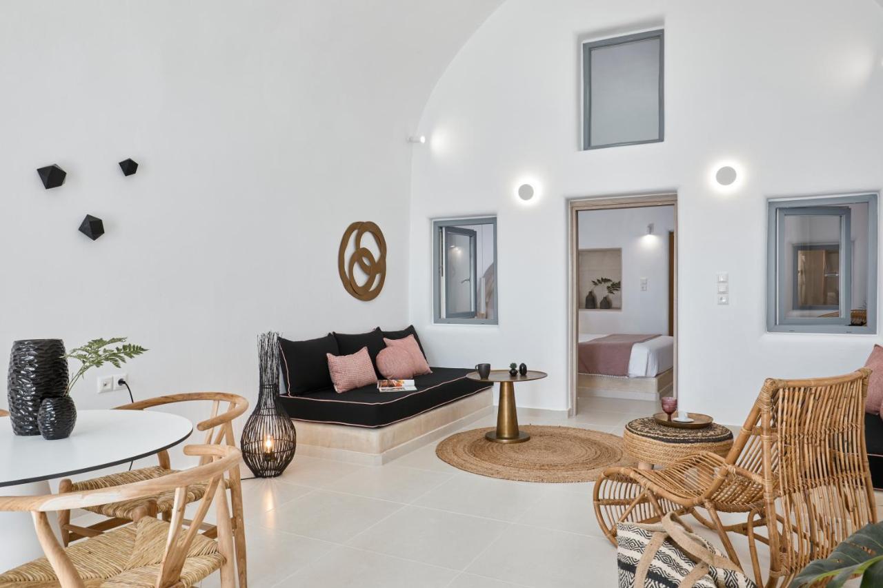 U & Me Suites Fira  Ngoại thất bức ảnh