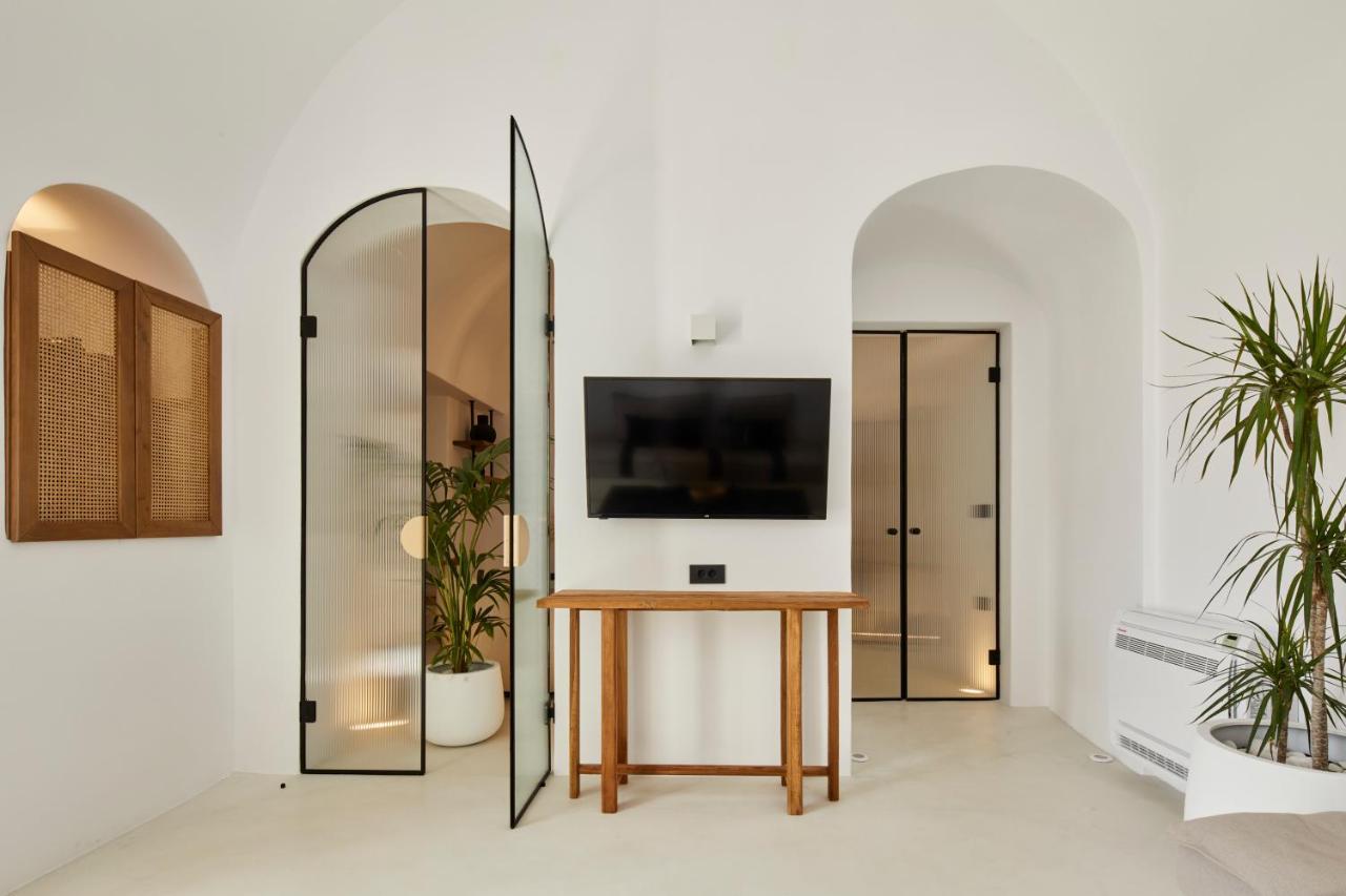 U & Me Suites Fira  Ngoại thất bức ảnh