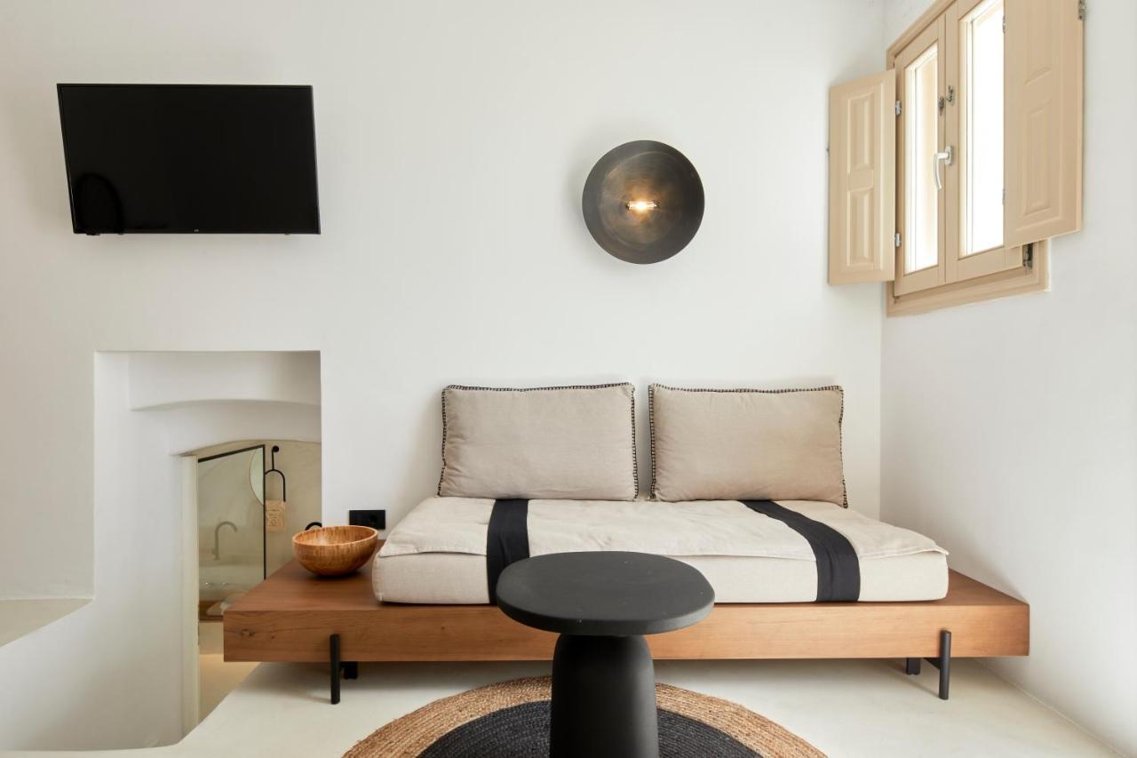 U & Me Suites Fira  Ngoại thất bức ảnh