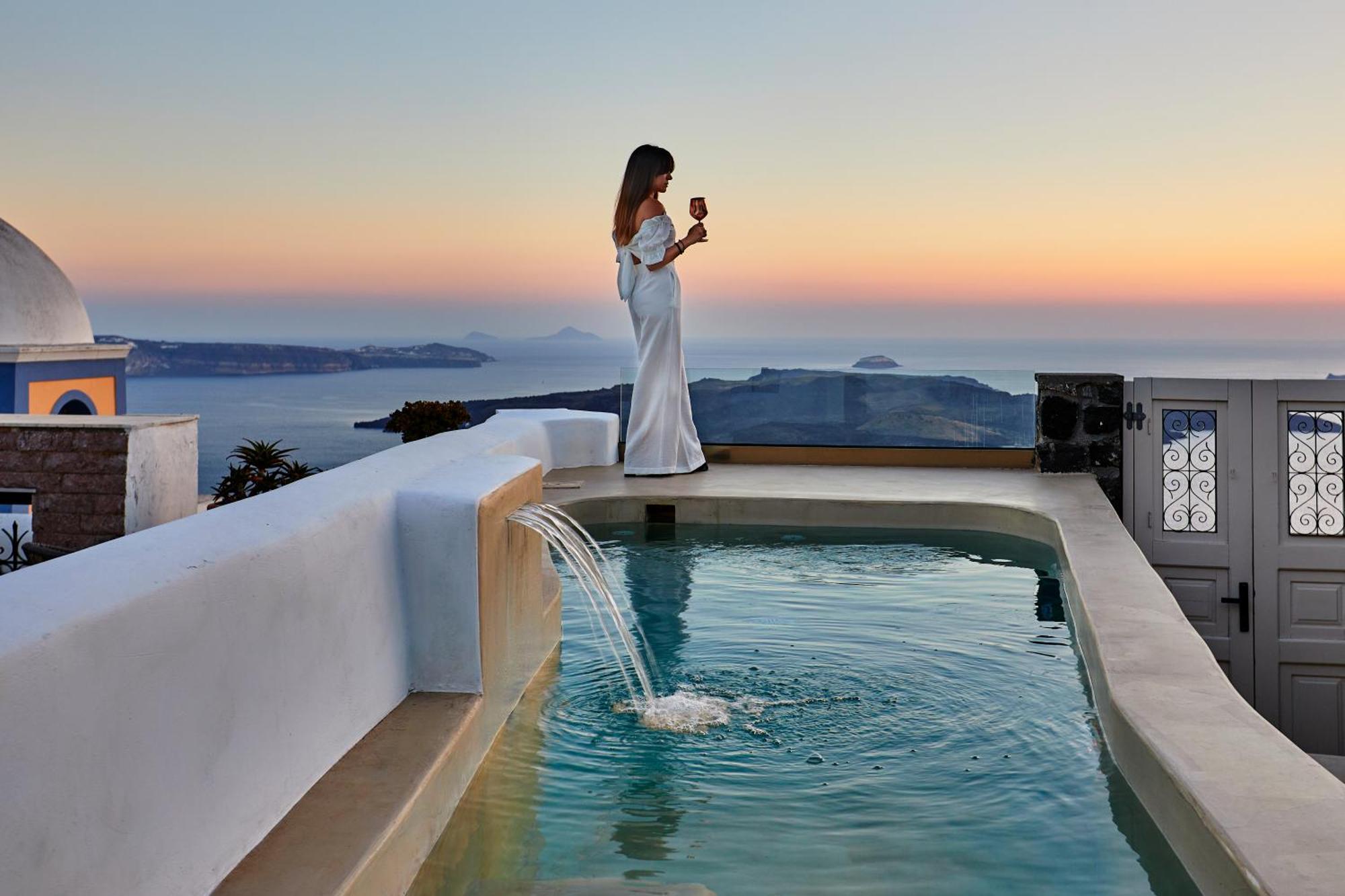 U & Me Suites Fira  Ngoại thất bức ảnh