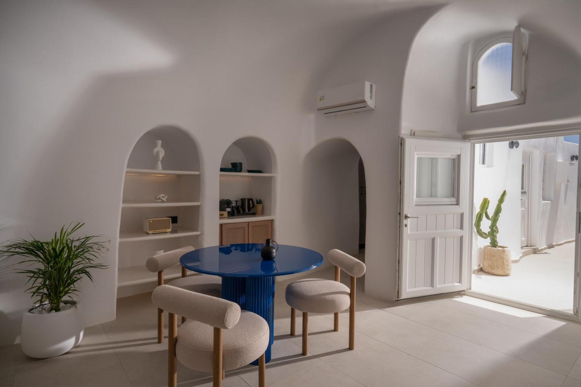 U & Me Suites Fira  Ngoại thất bức ảnh